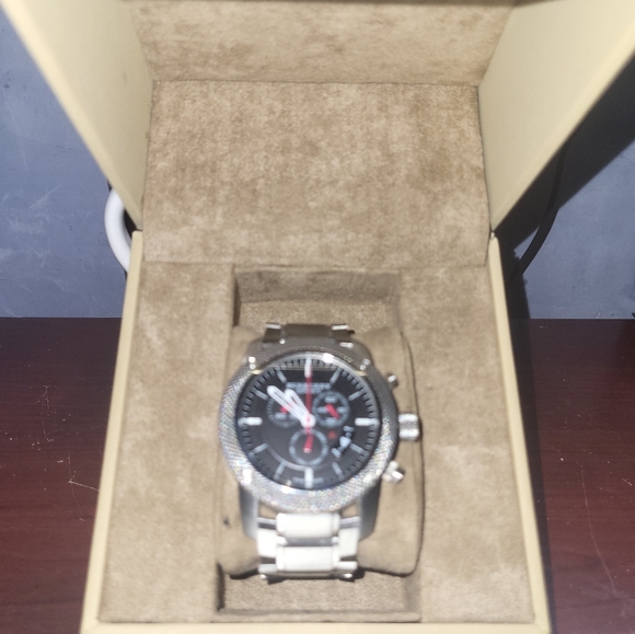 Burberry MENS watch silver in color - Picture 5 of 6